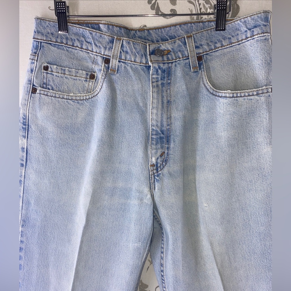 Vintage Levis 550 Relaxed Jeans
Light Blue Faded Denim
Made‎ USA 90s - Picture 2 of 14